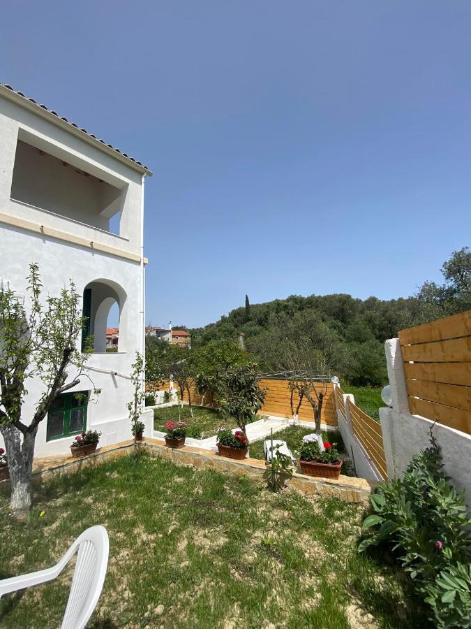 Villa Theo Marathiás Exterior photo